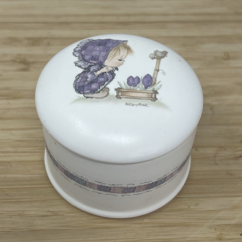 Vintage 1970s Hallmark Betsey Clark Ceramic Candle Holder With Unused Candle NOS